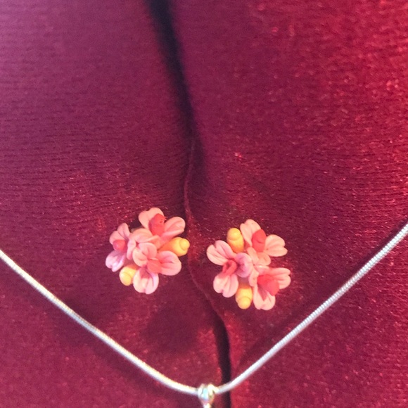 NWT Dainty Whisper of Love Necklace & Earring set - Picture 3 of 7